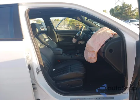 2014 Chrysler 300 300S из США, поврежденный, VIN 2C3CCABG8EH307069